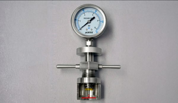 CCA-RESIZED CCA Crown Cap Aphrometer showing pressure gauge and crown cap attachment
